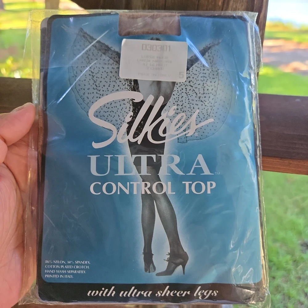 Silkies Ultra Control Top Ultra Sheer Leg Pantyhose In Nude Size Large